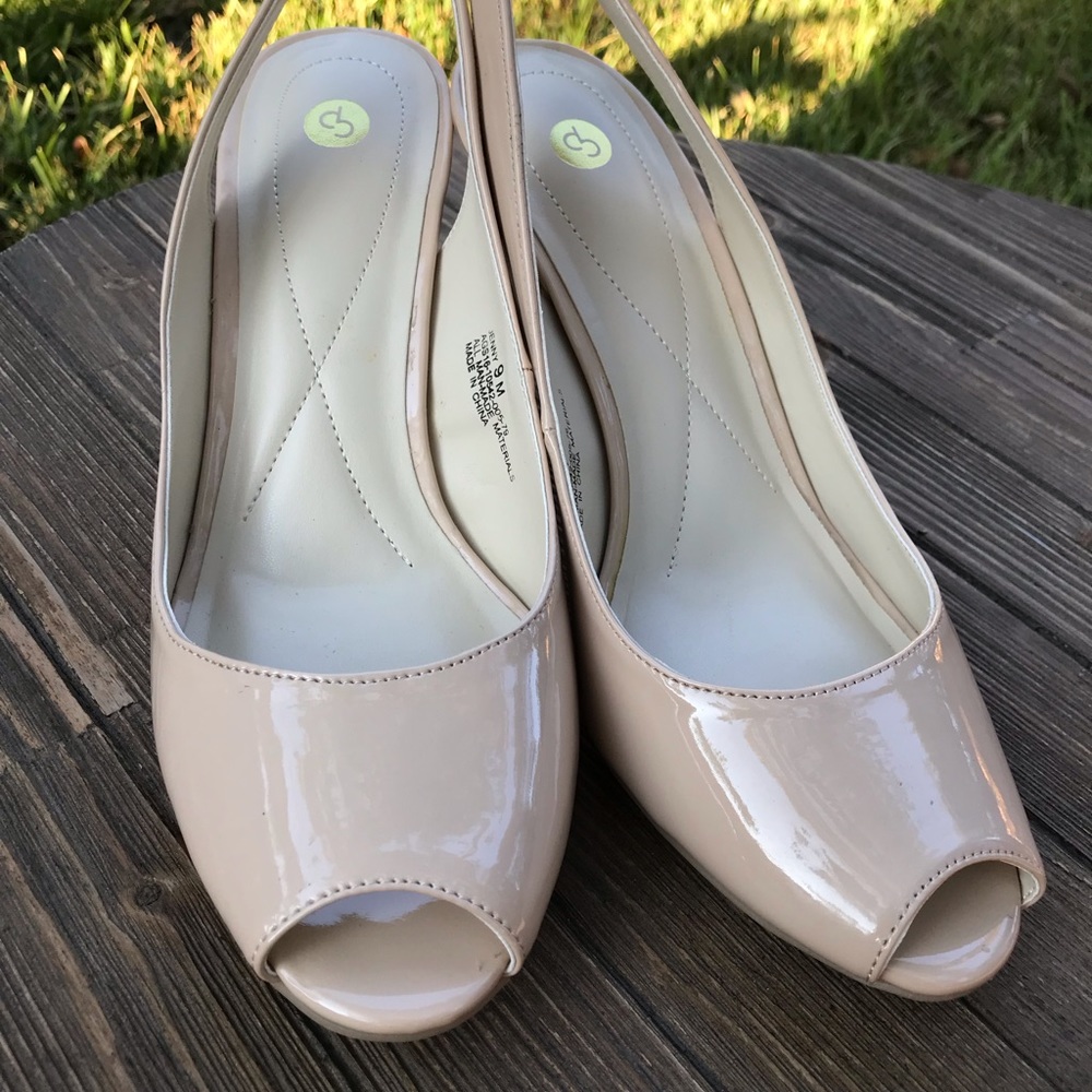 🌵CP Jenny Nude Patten Leather Heels SZ 9M NWT